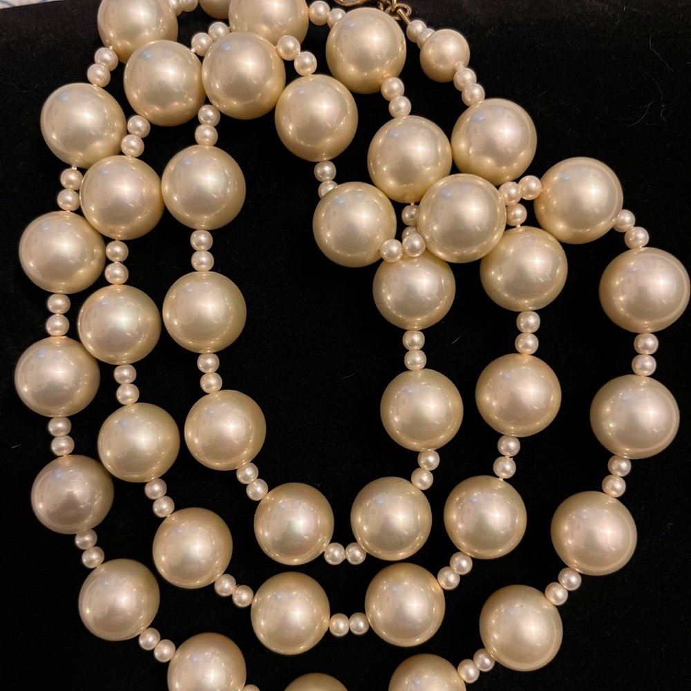 Girls In PEARLS